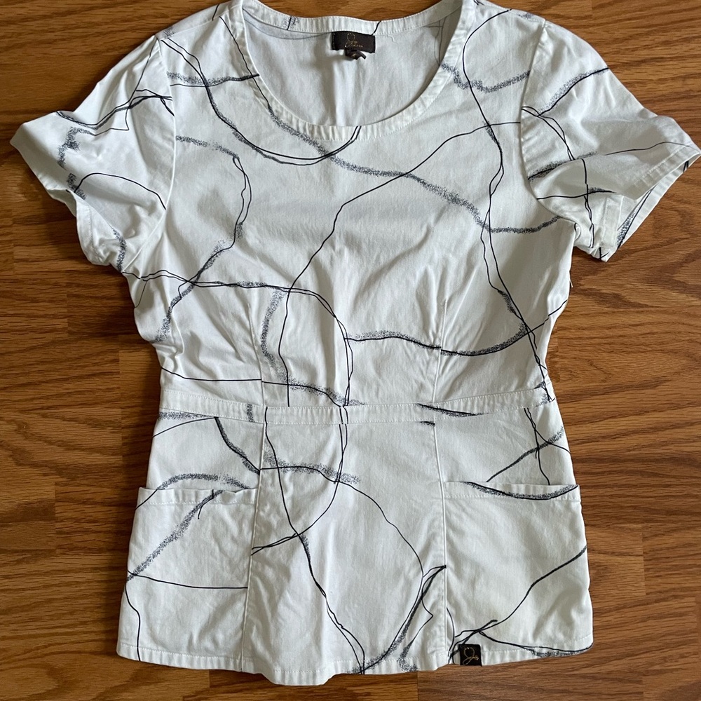 JAANUU Scrub Top Size Small